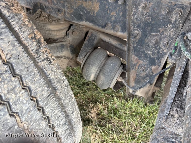 image for item FG1598 2000 Freightliner FL80 dump truck