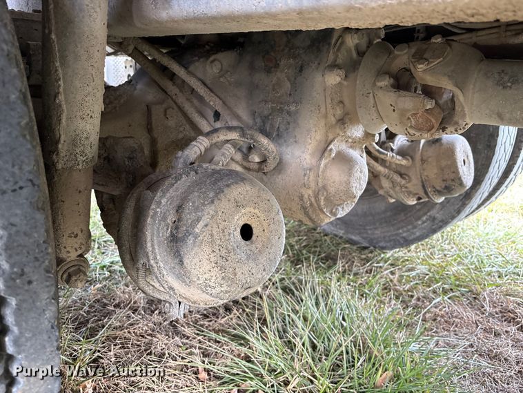 image for item FG1598 2000 Freightliner FL80 dump truck