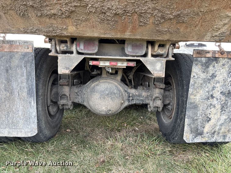 image for item FG1598 2000 Freightliner FL80 dump truck