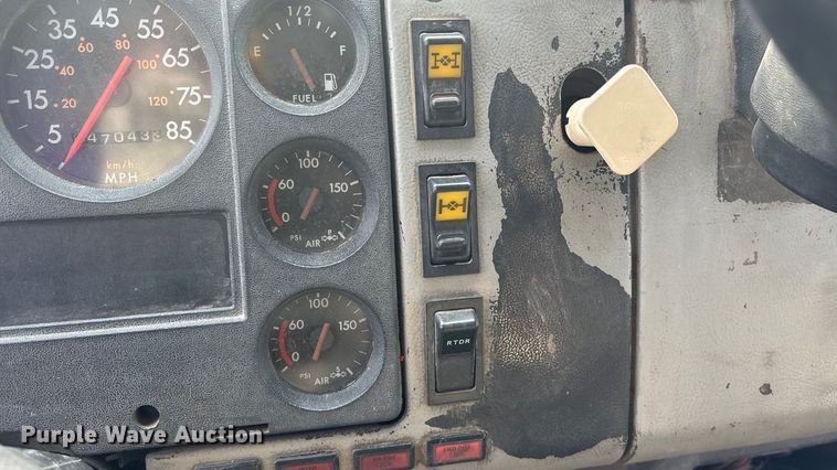 image for item FG1598 2000 Freightliner FL80 dump truck