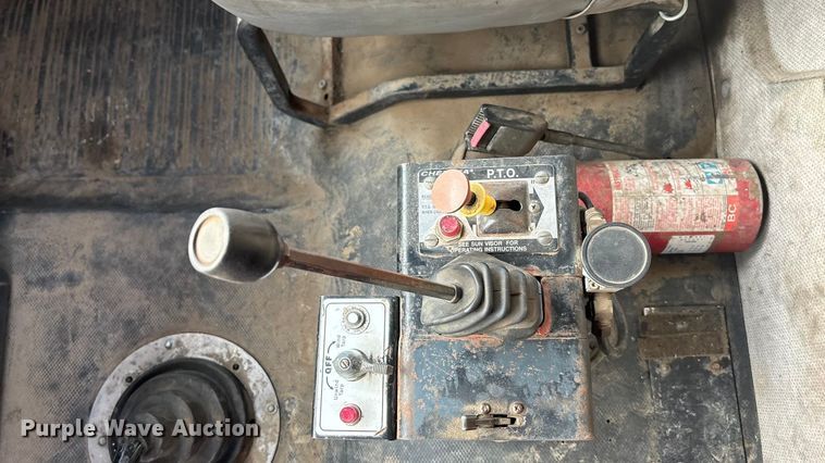 image for item FG1598 2000 Freightliner FL80 dump truck