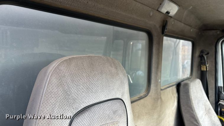 image for item FG1598 2000 Freightliner FL80 dump truck