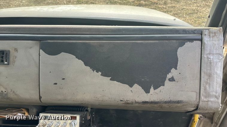 image for item FG1598 2000 Freightliner FL80 dump truck