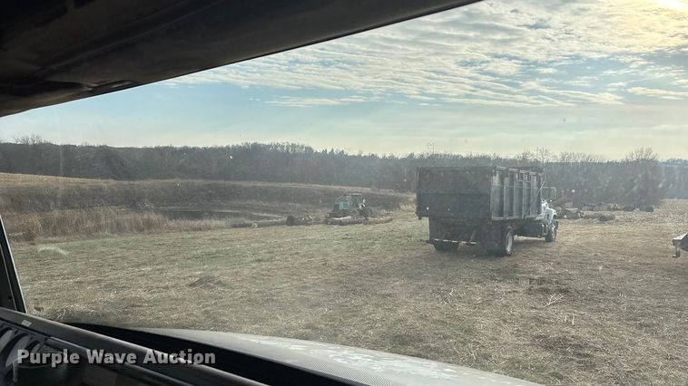 image for item FG1598 2000 Freightliner FL80 dump truck