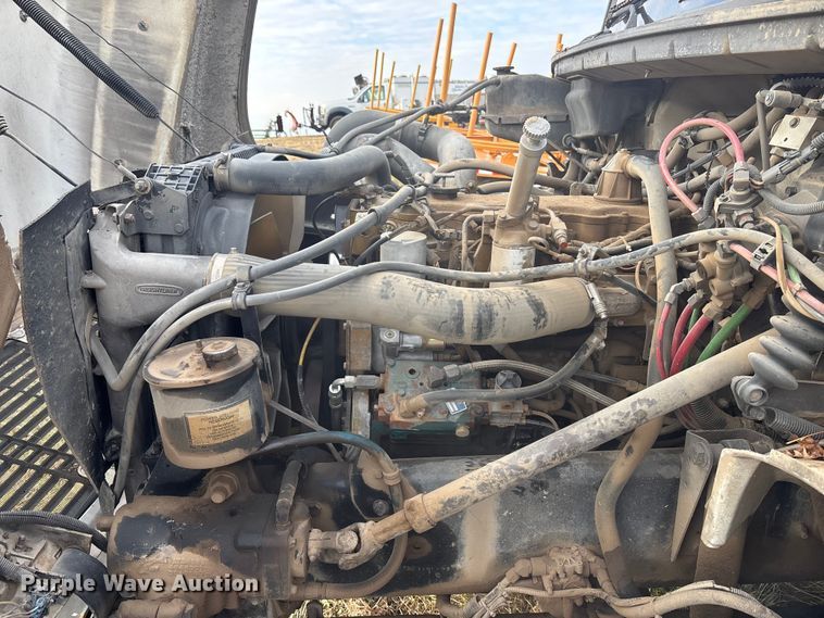 image for item FG1598 2000 Freightliner FL80 dump truck