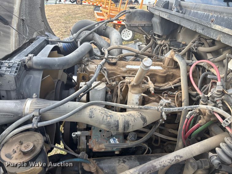 image for item FG1598 2000 Freightliner FL80 dump truck