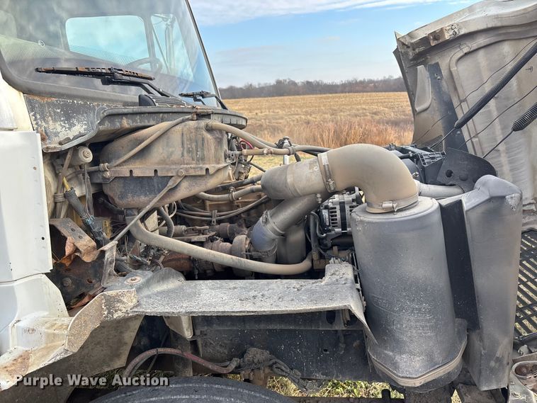 image for item FG1598 2000 Freightliner FL80 dump truck