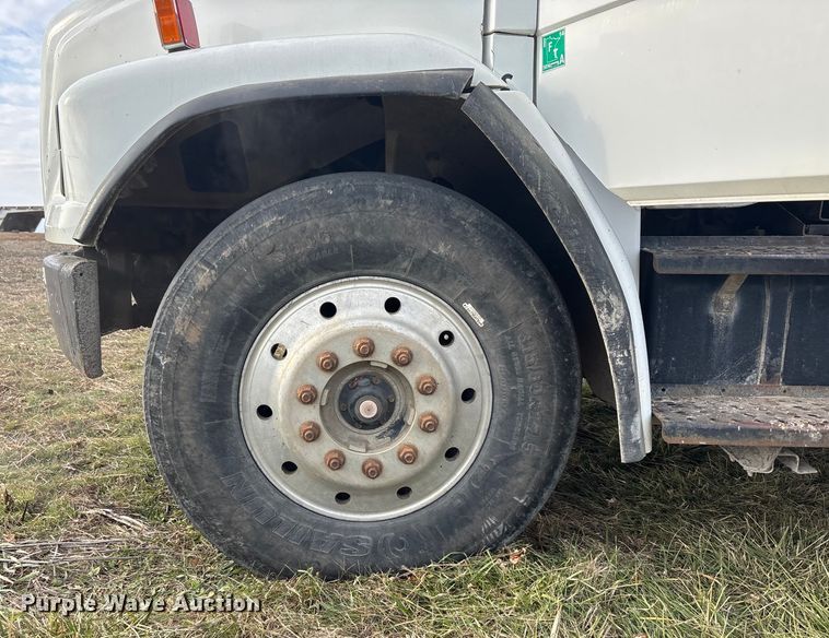 image for item FG1598 2000 Freightliner FL80 dump truck