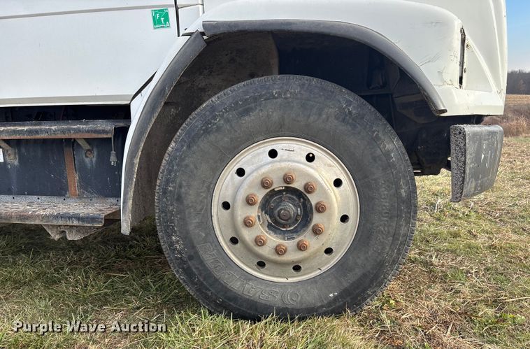 image for item FG1598 2000 Freightliner FL80 dump truck