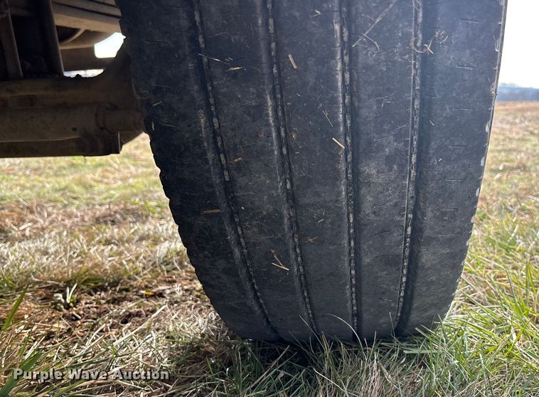 image for item FG1598 2000 Freightliner FL80 dump truck