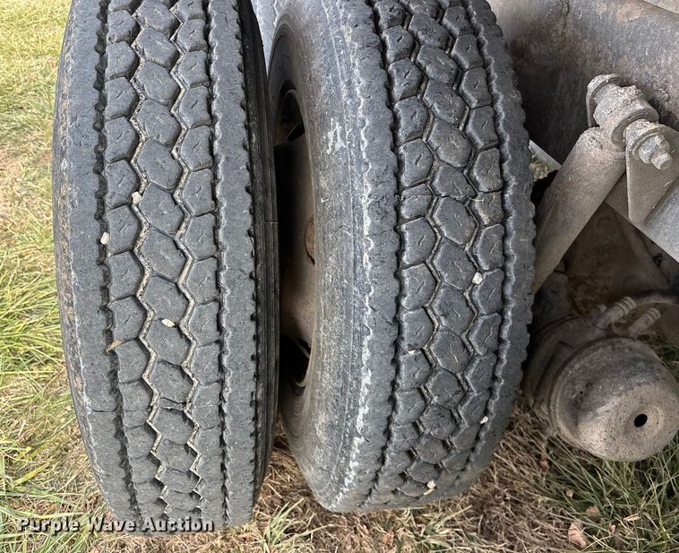 image for item FG1598 2000 Freightliner FL80 dump truck