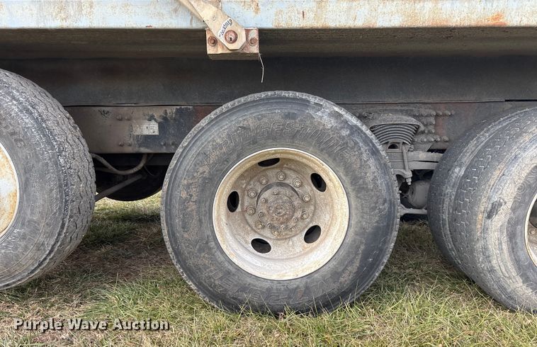 image for item FG1598 2000 Freightliner FL80 dump truck