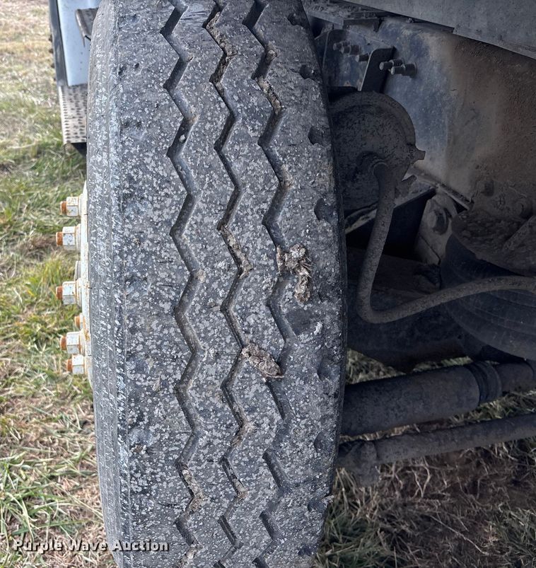 image for item FG1598 2000 Freightliner FL80 dump truck