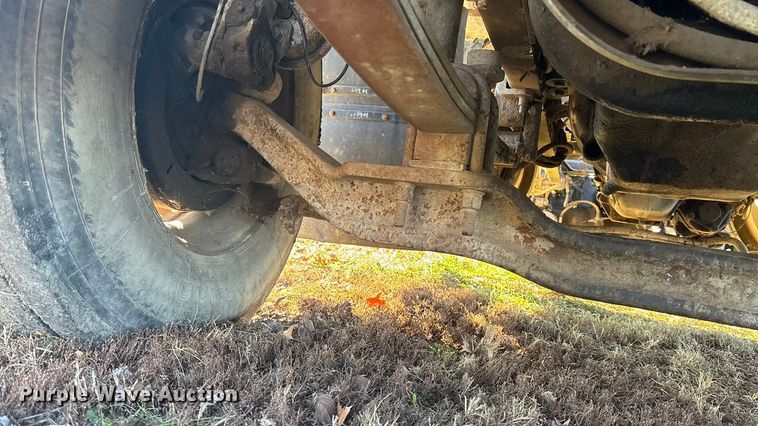 image for item FG1602 1998 Mack CH613 semi truck