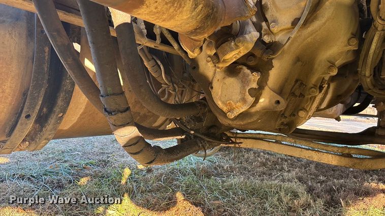 image for item FG1602 1998 Mack CH613 semi truck