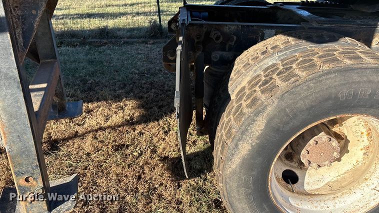 image for item FG1602 1998 Mack CH613 semi truck