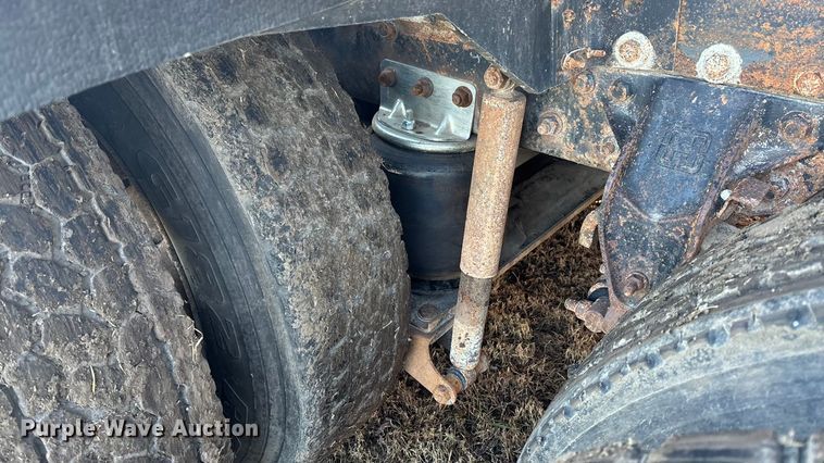 image for item FG1602 1998 Mack CH613 semi truck