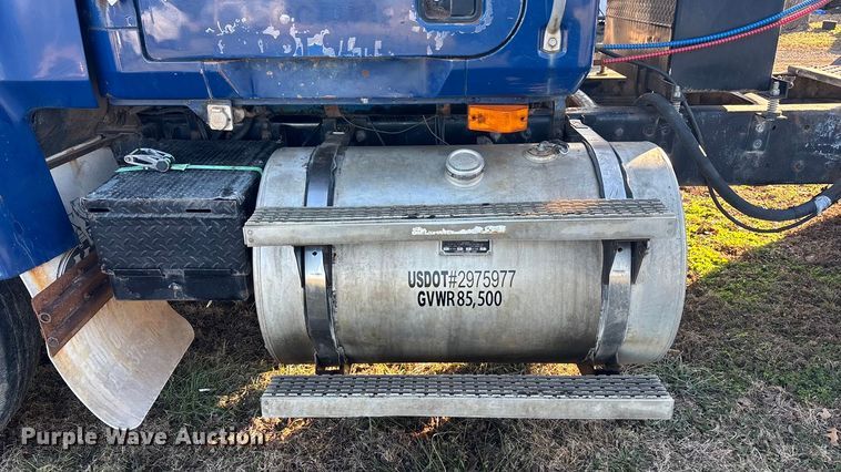 image for item FG1602 1998 Mack CH613 semi truck