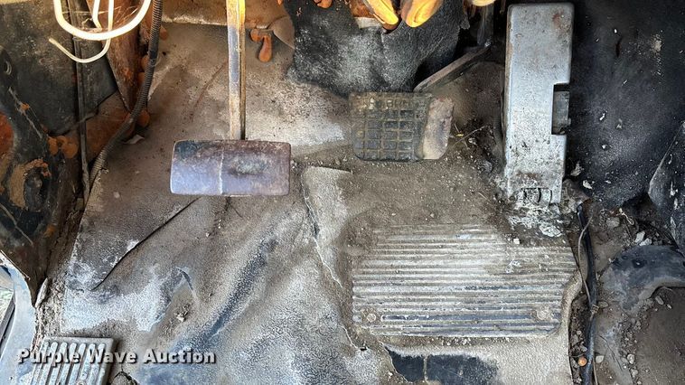 image for item FG1602 1998 Mack CH613 semi truck