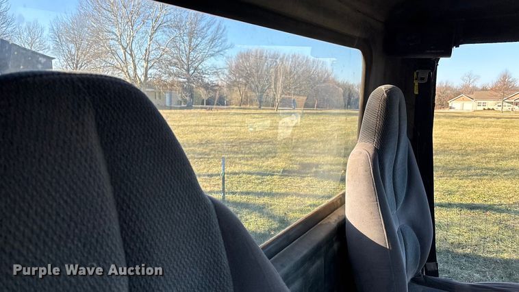 image for item FG1602 1998 Mack CH613 semi truck