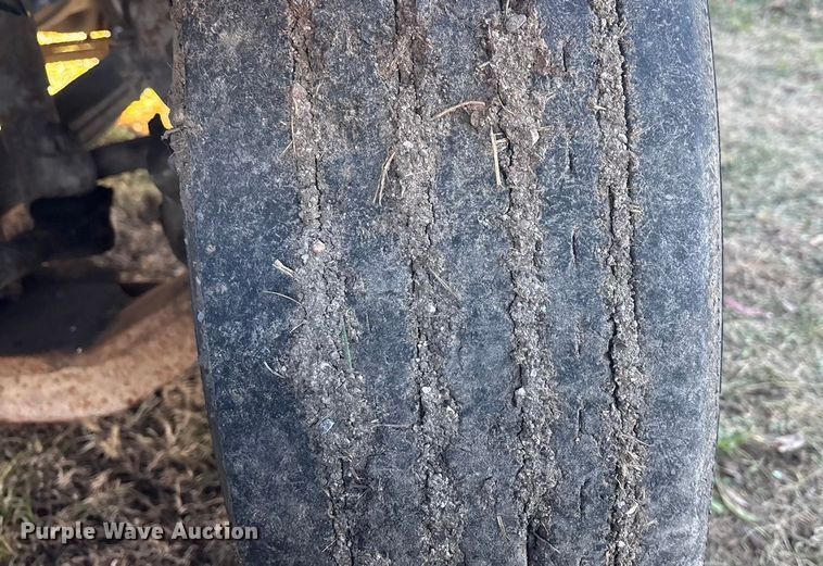 image for item FG1602 1998 Mack CH613 semi truck