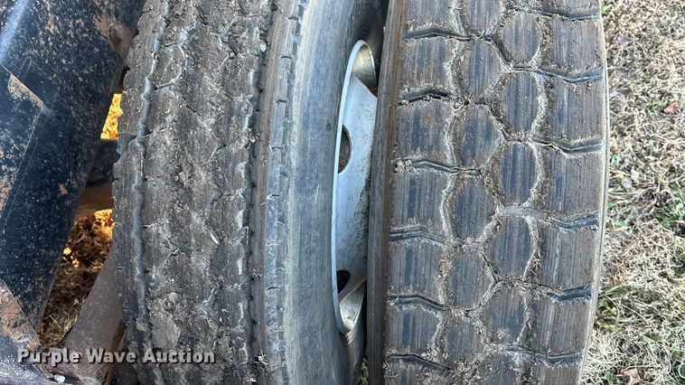 image for item FG1602 1998 Mack CH613 semi truck