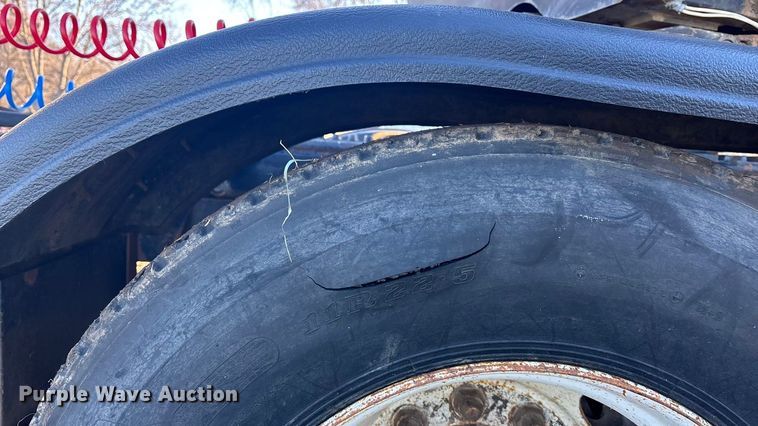 image for item FG1602 1998 Mack CH613 semi truck