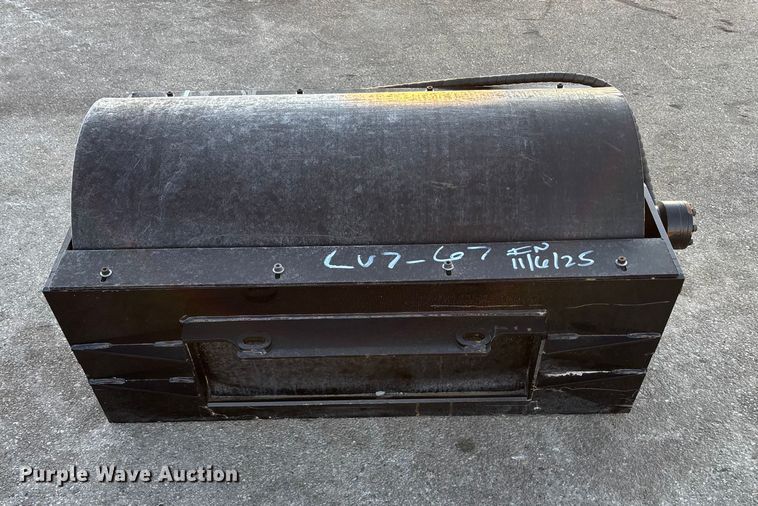 image for item FG1613 2025 GIYI VR39 compact utility loader vibratory roller