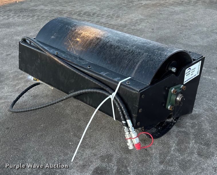 image for item FG1613 2025 GIYI VR39 compact utility loader vibratory roller