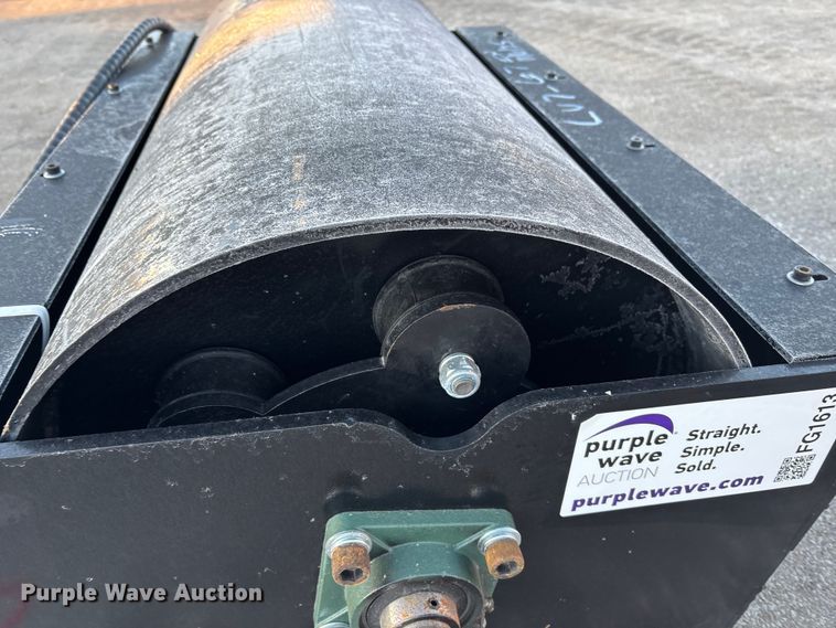 image for item FG1613 2025 GIYI VR39 compact utility loader vibratory roller