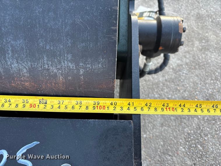 image for item FG1613 2025 GIYI VR39 compact utility loader vibratory roller