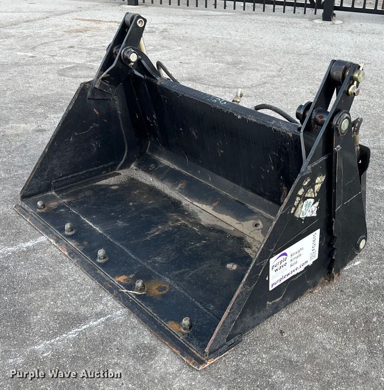 image for item FG1615 Compact utility loader 4-in-1 bucket