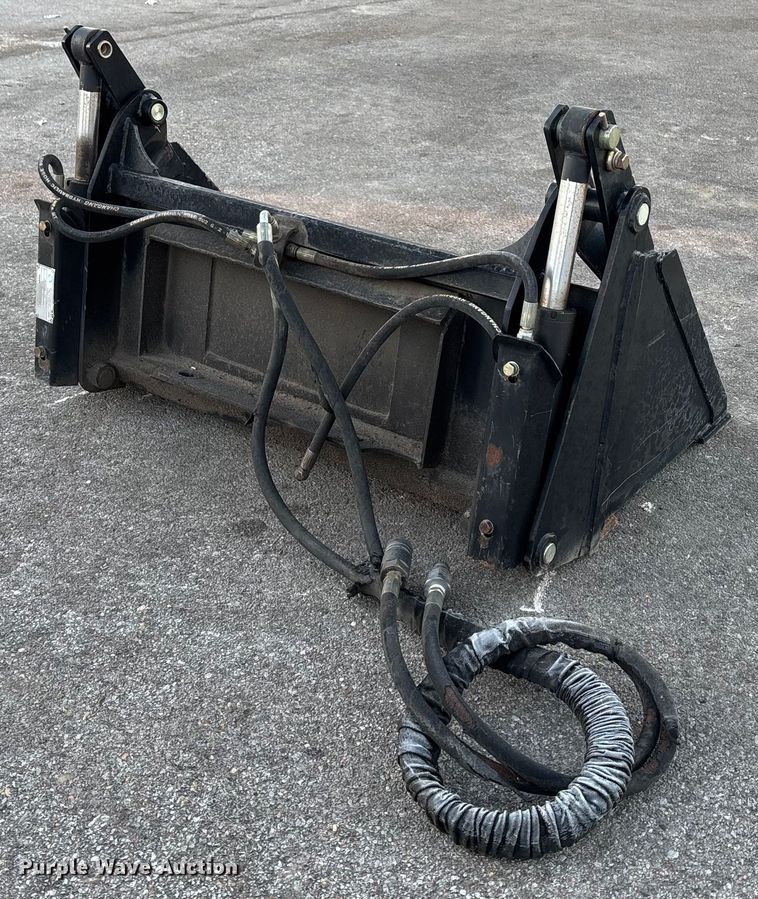 image for item FG1615 Compact utility loader 4-in-1 bucket