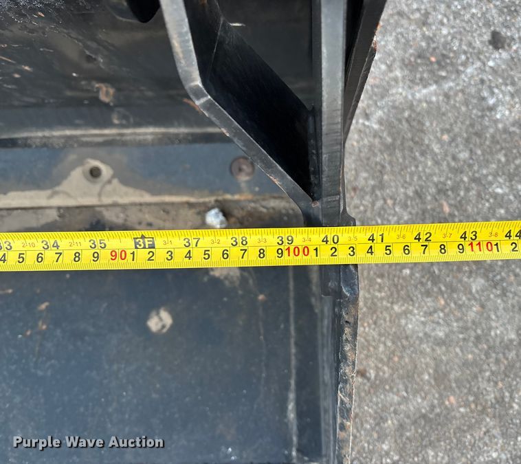 image for item FG1615 Compact utility loader 4-in-1 bucket