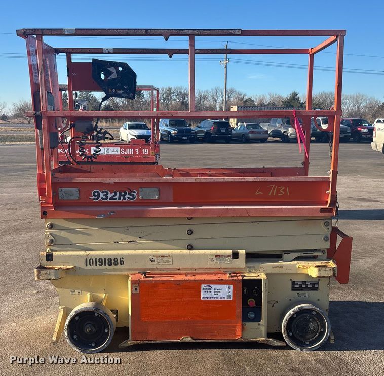 image for item FG1619 2016 JLG 1932 RS Scissor lift