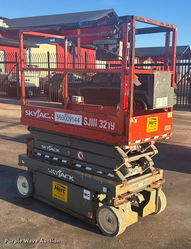 image for item FG1620 2018 Skyjack SJIII 3219 scissor lift
