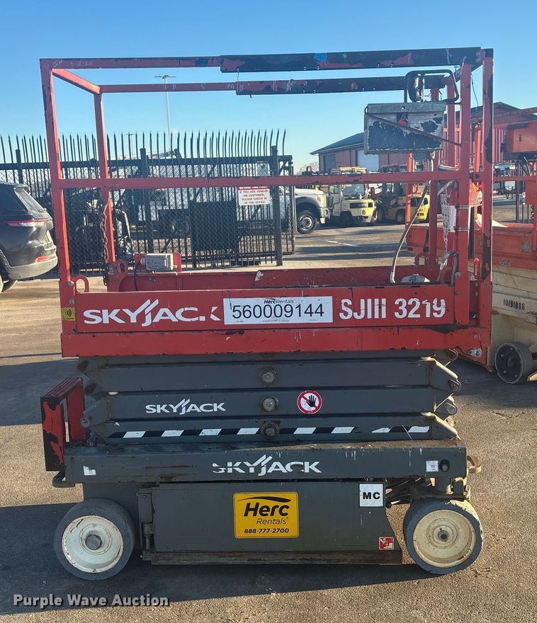 image for item FG1620 2018 Skyjack SJIII 3219 scissor lift