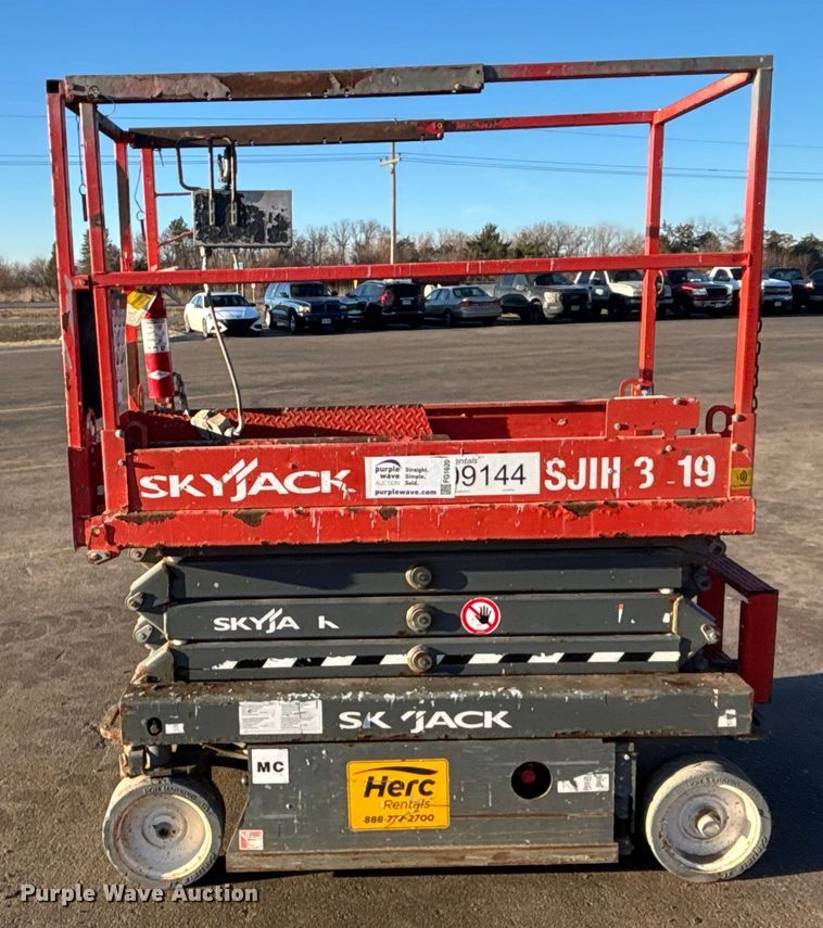 image for item FG1620 2018 Skyjack SJIII 3219 scissor lift