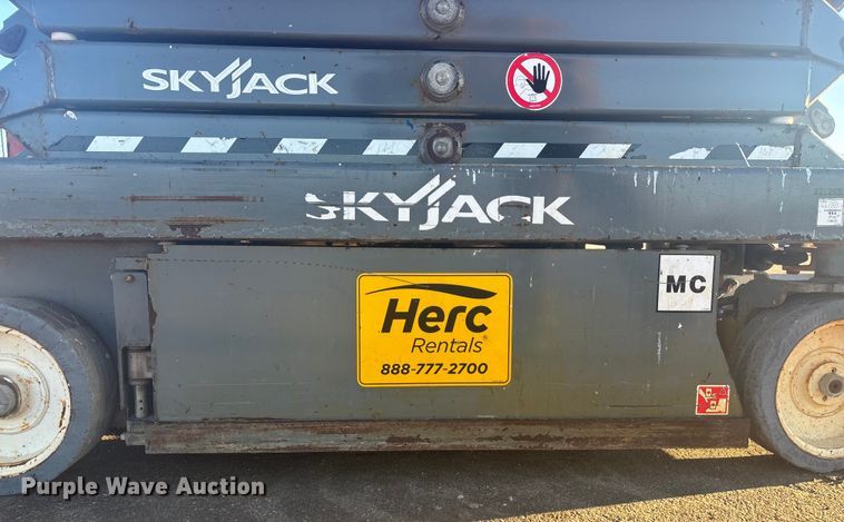 image for item FG1620 2018 Skyjack SJIII 3219 scissor lift