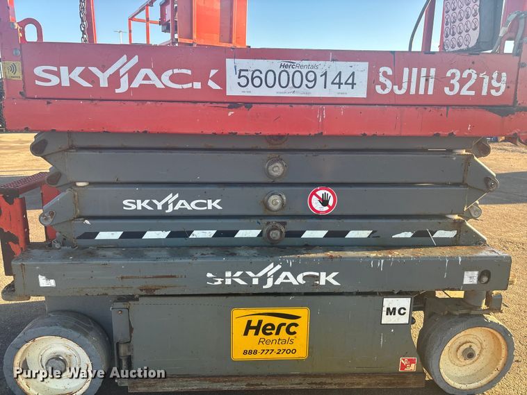 image for item FG1620 2018 Skyjack SJIII 3219 scissor lift