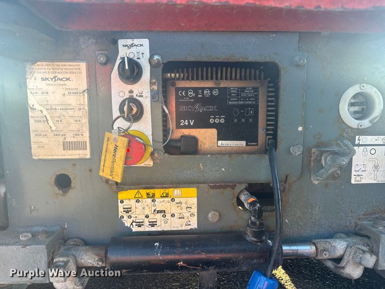 image for item FG1620 2018 Skyjack SJIII 3219 scissor lift