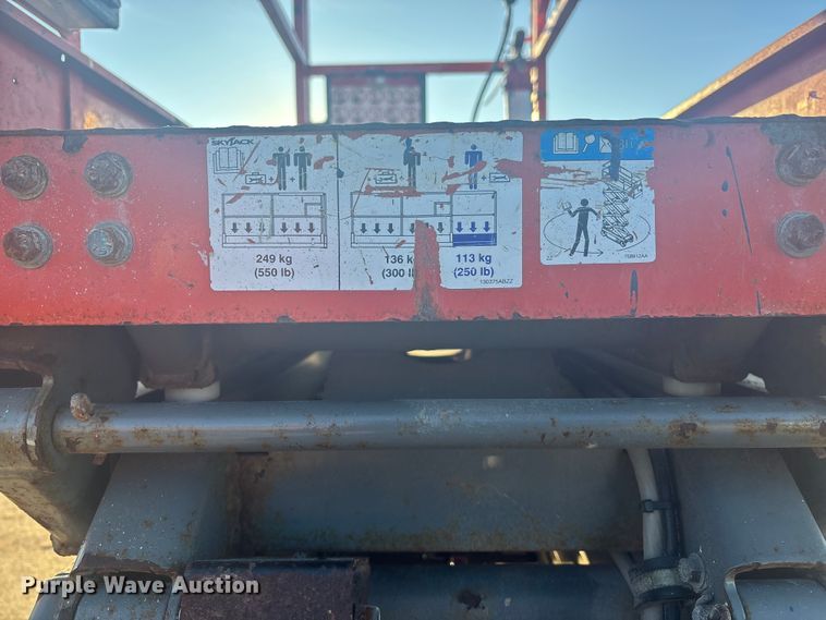 image for item FG1620 2018 Skyjack SJIII 3219 scissor lift