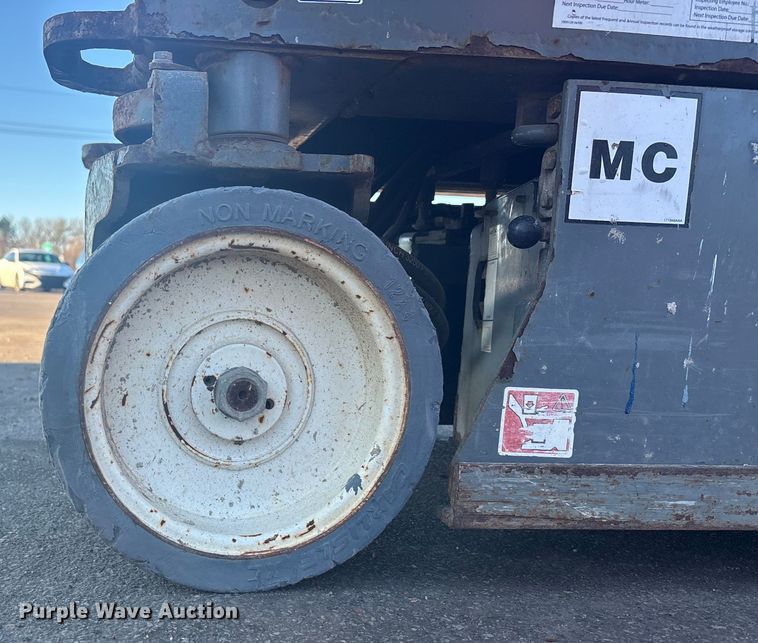 image for item FG1620 2018 Skyjack SJIII 3219 scissor lift