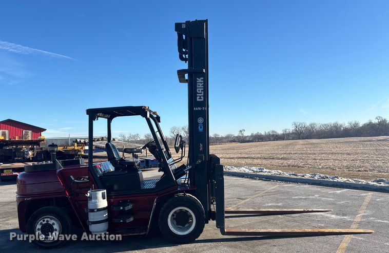 image for item FG1624 Clark C75L forklift