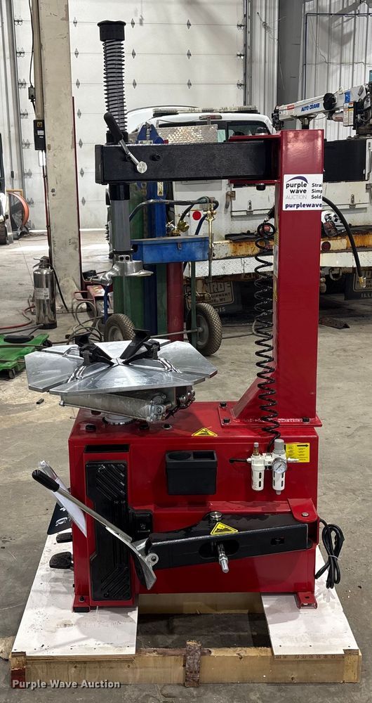 image for item FG1626 Powertek PT-620 tire machine