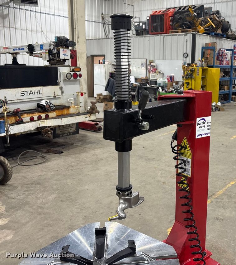 image for item FG1626 Powertek PT-620 tire machine