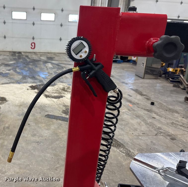 image for item FG1626 Powertek PT-620 tire machine