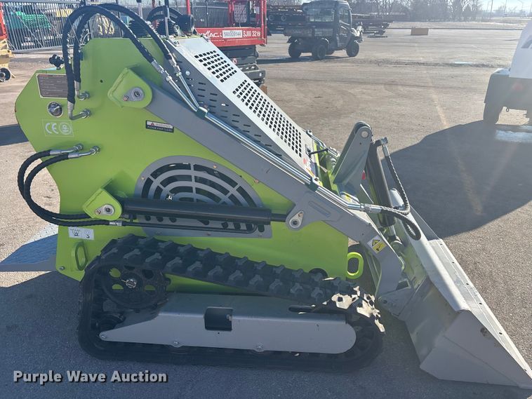 image for item FG1627 2025 Starvox SV-480 compact utility loader