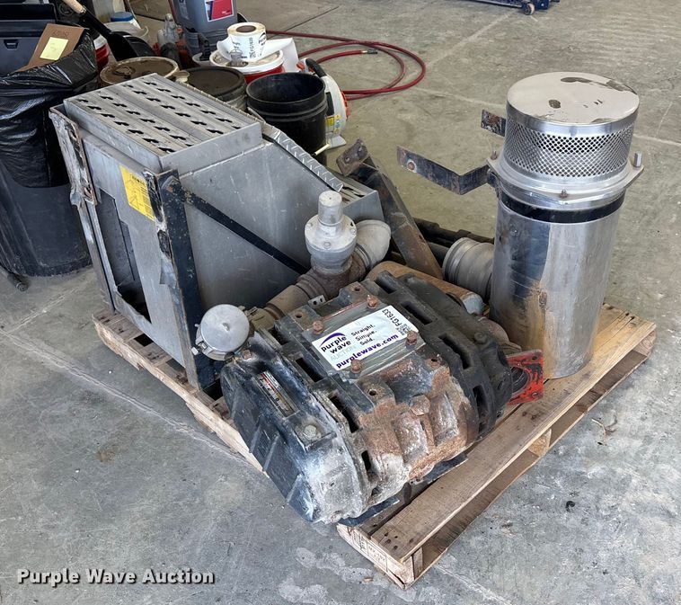 image for item FG1633 Tuthill T850-SLS pneumatic blower