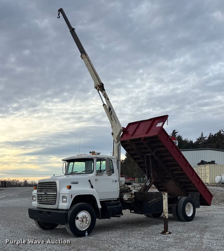 image for item FG1635 1988 Ford LN8000 crane truck